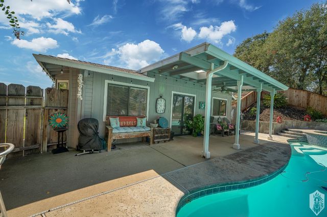 804 Hillswood Ct, Oakdale, CA 95361