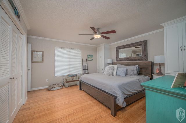 804 Hillswood Ct, Oakdale, CA 95361