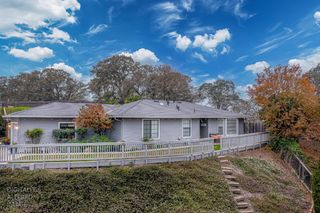 804 Hillswood Ct, Oakdale, CA 95361