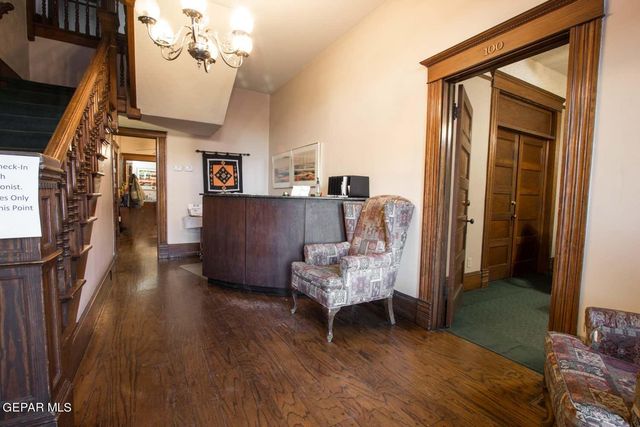 701 N Saint Vrain Street, El Paso, TX 79902