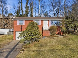 444 Fielding Drive, Penn Hills, PA 15235