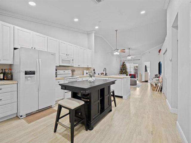 11065 NW 38th Pl 0, Sunrise, FL 33351