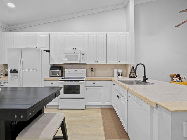 11065 NW 38th Pl 0, Sunrise, FL 33351