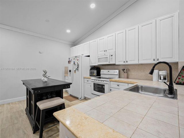 11065 NW 38th Pl 0, Sunrise, FL 33351