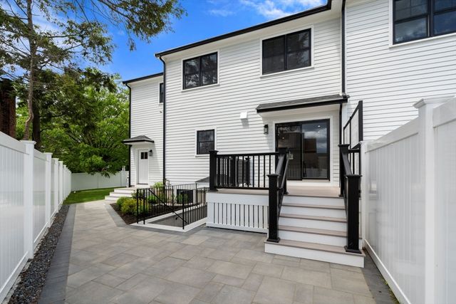 273 Edenfield Ave. 273, Watertown, MA 02472
