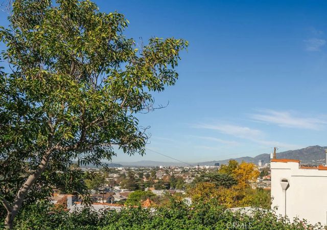 1119 Princeton Drive, Glendale, CA 91205