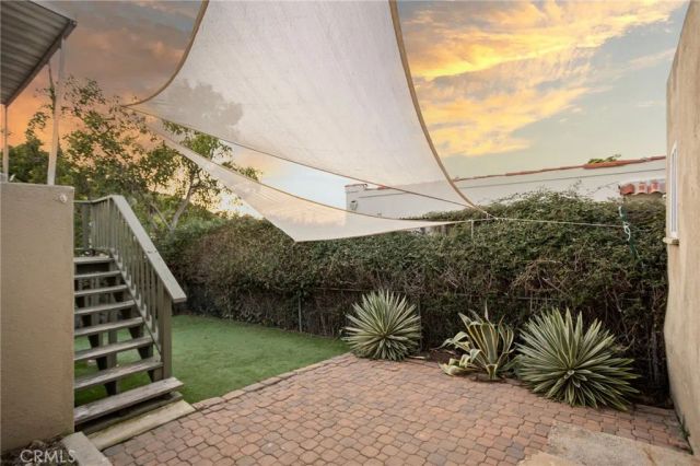 1119 Princeton Drive, Glendale, CA 91205