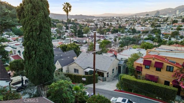 1119 Princeton Drive, Glendale, CA 91205