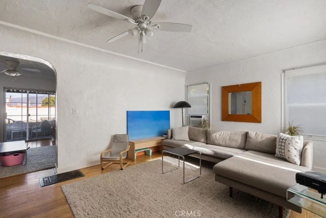 1119 Princeton Drive, Glendale, CA 91205