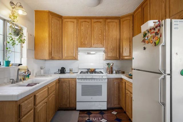 1119 Princeton Drive, Glendale, CA 91205