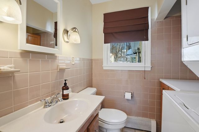 17 Stone Avenue, Shrewsbury, MA 01545