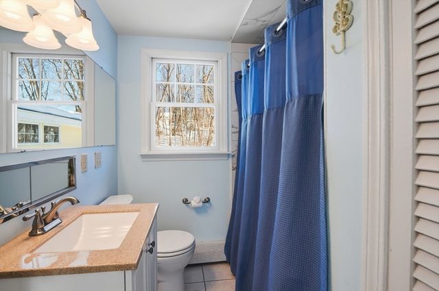 17 Stone Avenue, Shrewsbury, MA 01545