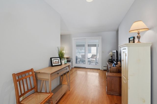 17 Stone Avenue, Shrewsbury, MA 01545