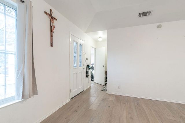 1106 Saucedo ST, Austin, TX 78721