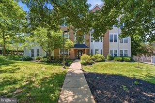 4132 FOUNTAINSIDE LN #101, Fairfax, VA 22030
