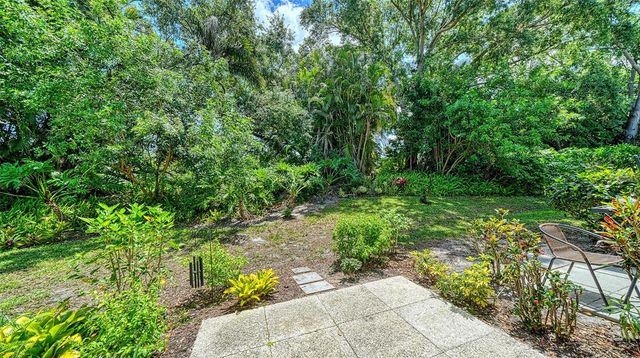 8355 GLENROSE WAY 113, Sarasota, FL 34238