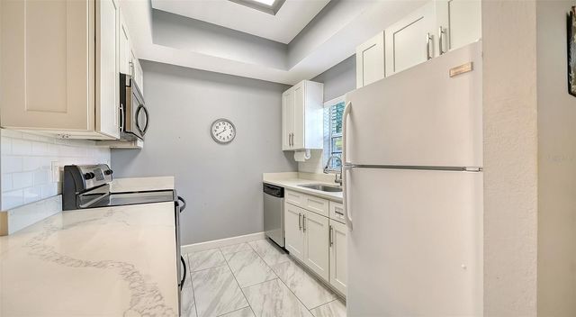 8355 GLENROSE WAY 113, Sarasota, FL 34238