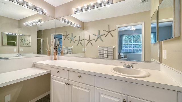 8355 GLENROSE WAY 113, Sarasota, FL 34238