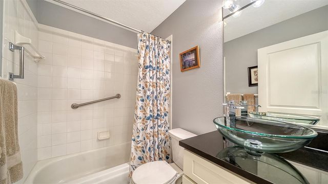 8355 GLENROSE WAY 113, Sarasota, FL 34238