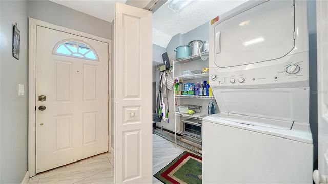8355 GLENROSE WAY 113, Sarasota, FL 34238