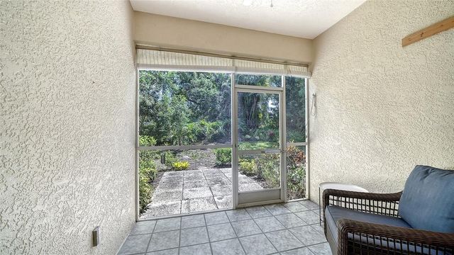 8355 GLENROSE WAY 113, Sarasota, FL 34238