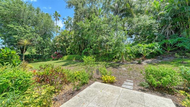 8355 GLENROSE WAY 113, Sarasota, FL 34238