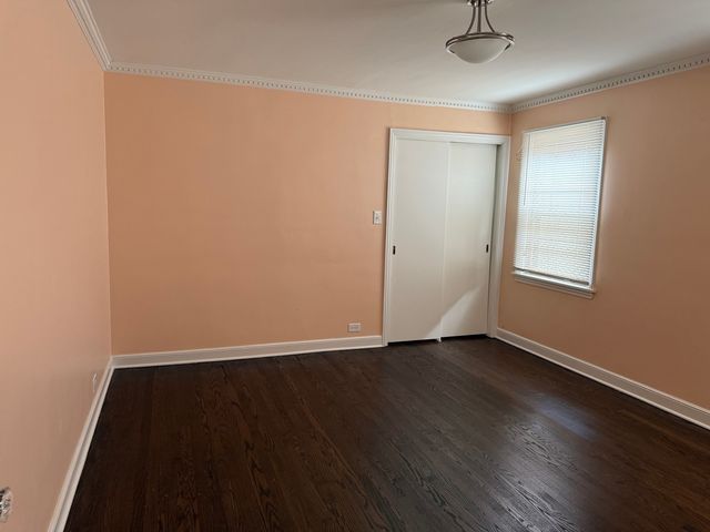 8155 S Essex Avenue, Chicago, IL 60617