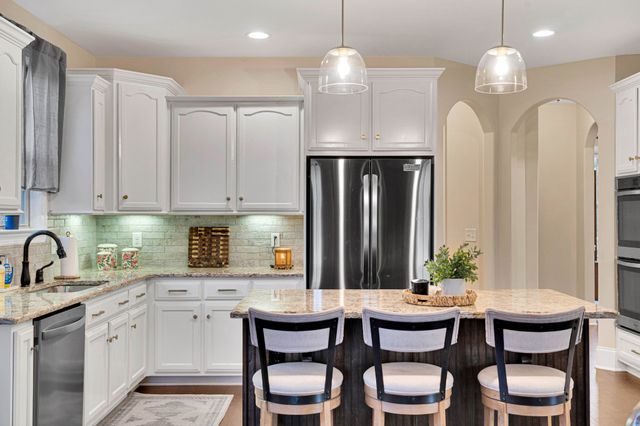 711 Shute Ln, Hendersonville, TN 37075