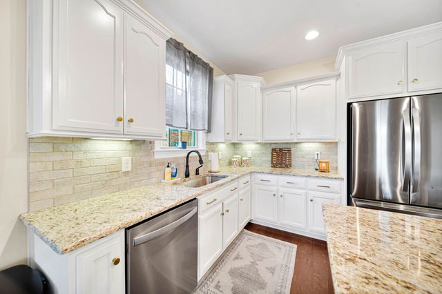 711 Shute Ln, Hendersonville, TN 37075