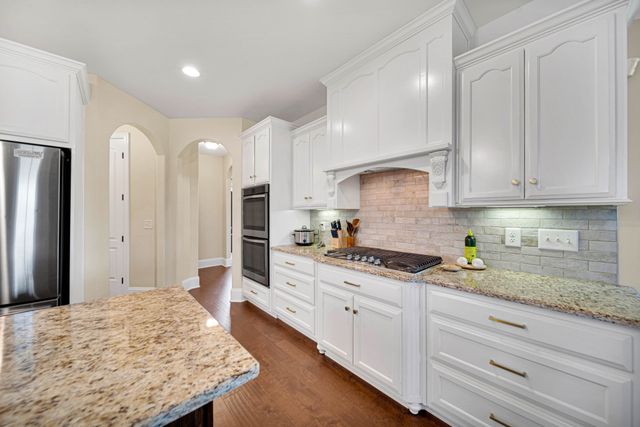 711 Shute Ln, Hendersonville, TN 37075
