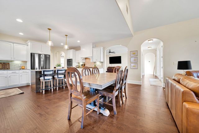 711 Shute Ln, Hendersonville, TN 37075