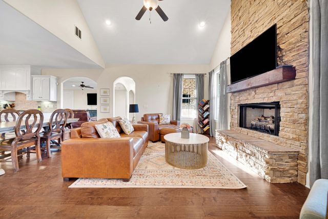 711 Shute Ln, Hendersonville, TN 37075