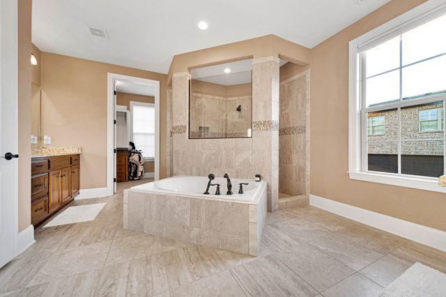 711 Shute Ln, Hendersonville, TN 37075