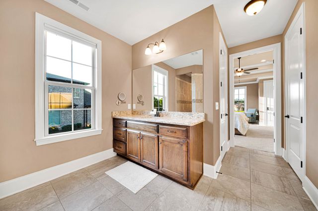 711 Shute Ln, Hendersonville, TN 37075