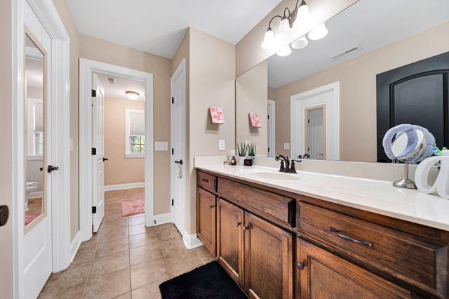 711 Shute Ln, Hendersonville, TN 37075