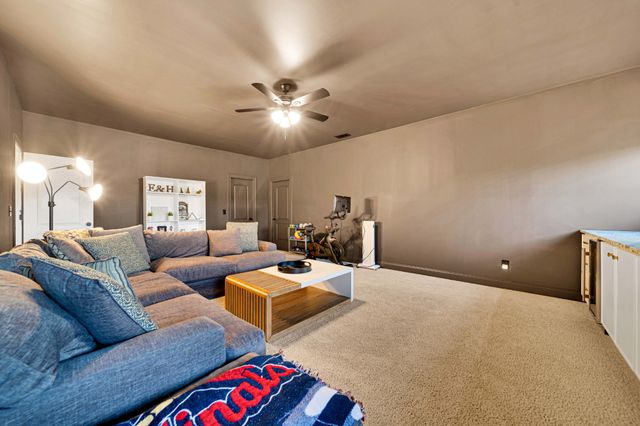 711 Shute Ln, Hendersonville, TN 37075