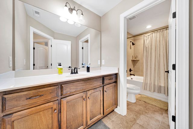 711 Shute Ln, Hendersonville, TN 37075