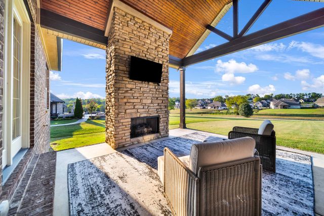 711 Shute Ln, Hendersonville, TN 37075