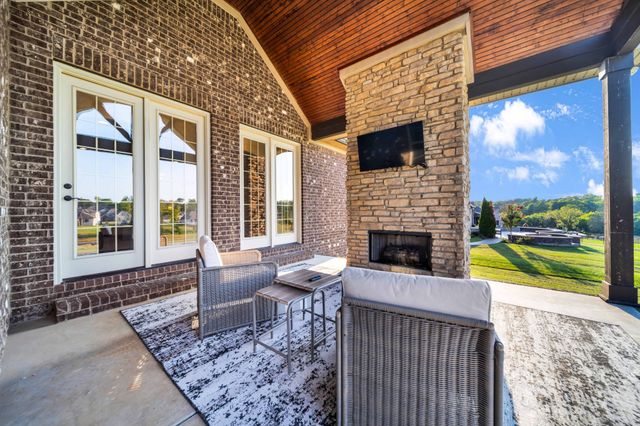 711 Shute Ln, Hendersonville, TN 37075