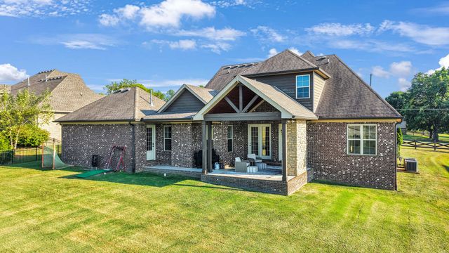 711 Shute Ln, Hendersonville, TN 37075