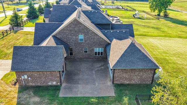 711 Shute Ln, Hendersonville, TN 37075