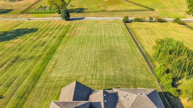 711 Shute Ln, Hendersonville, TN 37075