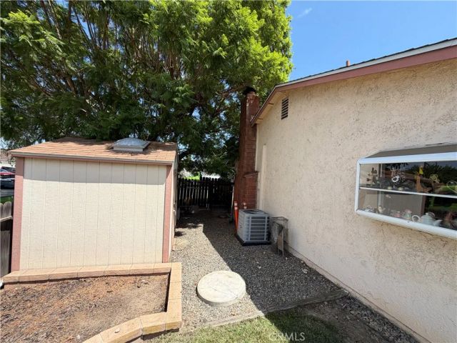 2040 Santa Barbara, Corona, CA 92882