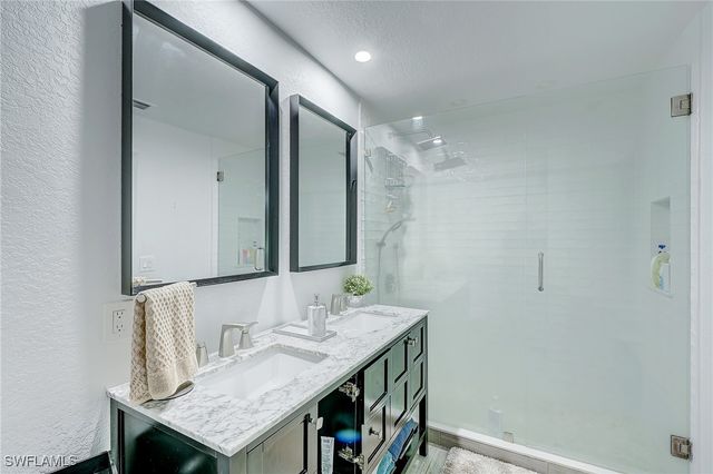 369 Caloosa DR, Labelle, FL 33935