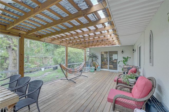 369 Caloosa DR, Labelle, FL 33935