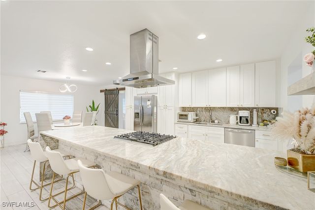 369 Caloosa DR, Labelle, FL 33935