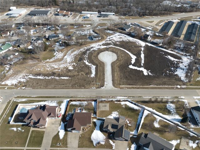 316 Young Court, Center Point, IA 52213