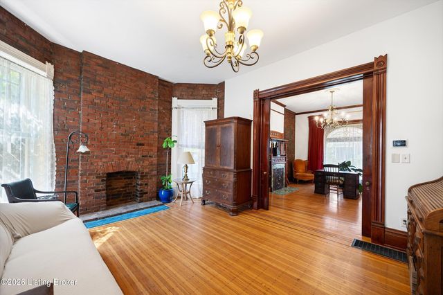 1367 S 2nd St, Louisville, KY 40208