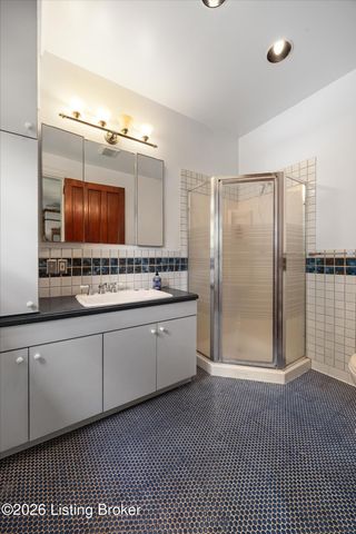 1367 S 2nd St, Louisville, KY 40208
