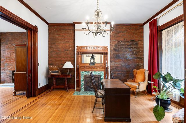 1367 S 2nd St, Louisville, KY 40208